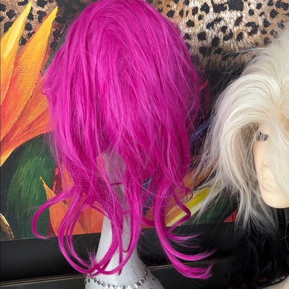 2 Wigs - Picture 6 of 11